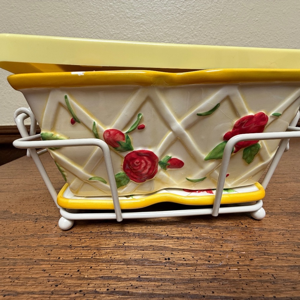 $20 yellow temptations Rose casserole dish with lid (4 pieces)